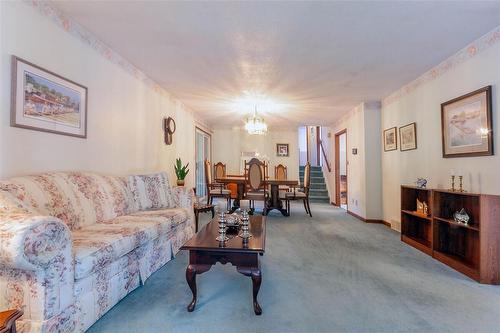 24 Mary Street, St. Catharines, ON - Indoor Photo Showing Living Room