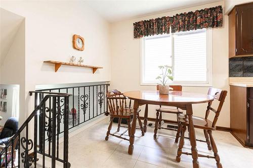 24 Mary Street, St. Catharines, ON - Indoor Photo Showing Dining Room