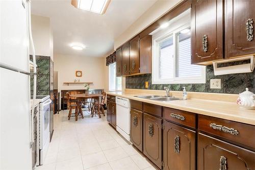 24 Mary Street, St. Catharines, ON - Indoor Photo Showing Kitchen With Double Sink