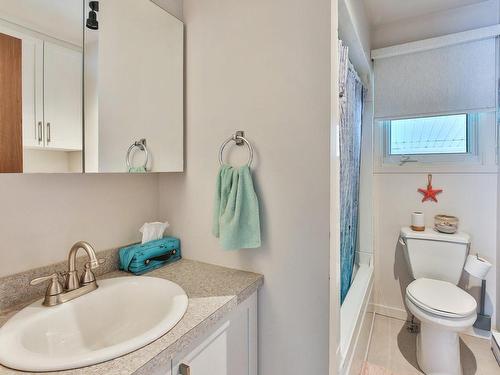 Salle de bains - 624 Rue La Salle, Saint-Jean-Sur-Richelieu, QC - Indoor Photo Showing Bathroom
