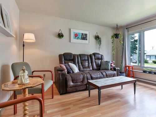 Salon - 624 Rue La Salle, Saint-Jean-Sur-Richelieu, QC - Indoor Photo Showing Living Room