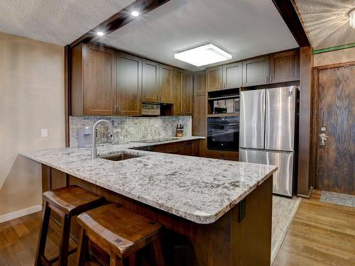 Cuisine - 503-490 Boul. Galland, Dorval, QC - Indoor Photo Showing Kitchen With Upgraded Kitchen