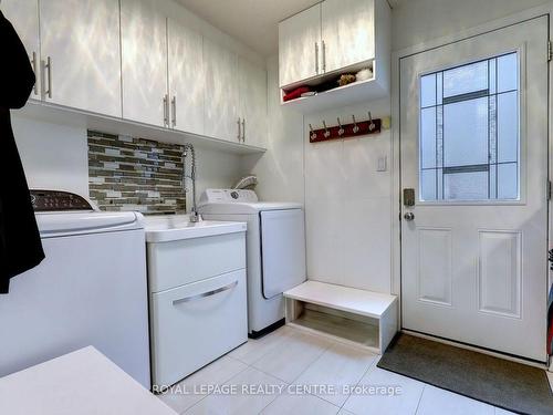 2811 Guilford Cres, Oakville, ON - Indoor Photo Showing Laundry Room