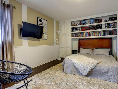 2811 Guilford Cres, Oakville, ON - Indoor Photo Showing Bedroom