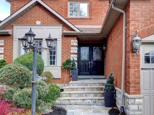 2811 Guilford Cres, Oakville, ON - Outdoor