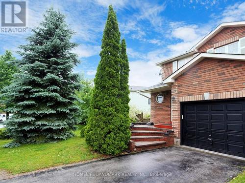 86 Wessenger Drive, Barrie, ON - Outdoor