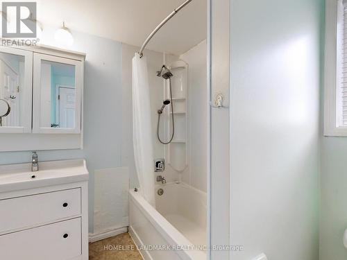 86 Wessenger Drive, Barrie, ON - Indoor Photo Showing Bathroom