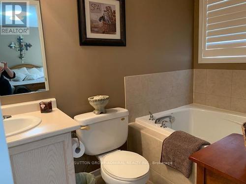 36 Serenity Street, Halton Hills, ON - Indoor Photo Showing Bathroom