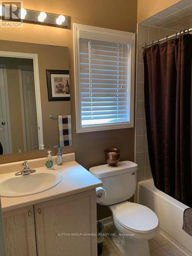 36 Serenity Street, Halton Hills, ON - Indoor Photo Showing Bathroom