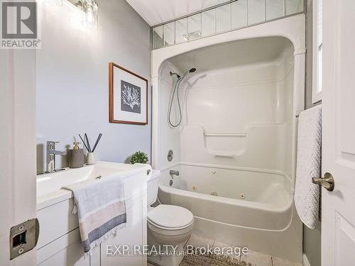 23 Beaverton Drive, Hamilton, ON - Indoor Photo Showing Bathroom