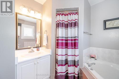 87 White Tail Crescent, Brampton, ON - Indoor Photo Showing Bathroom