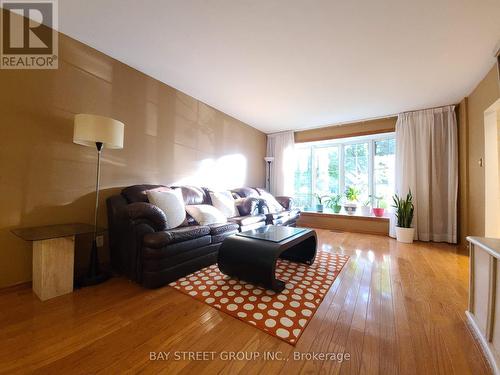 36 Bowater Drive, Toronto, ON - Indoor Photo Showing Living Room