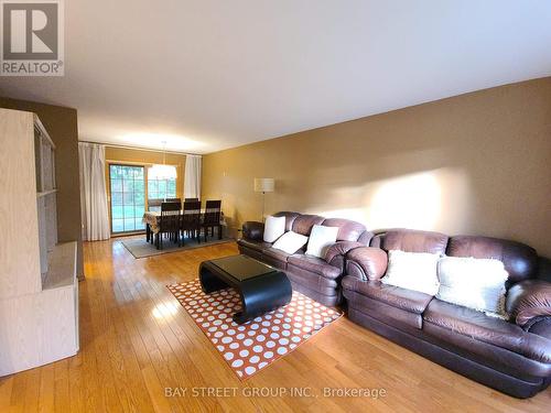 36 Bowater Drive, Toronto, ON - Indoor Photo Showing Living Room