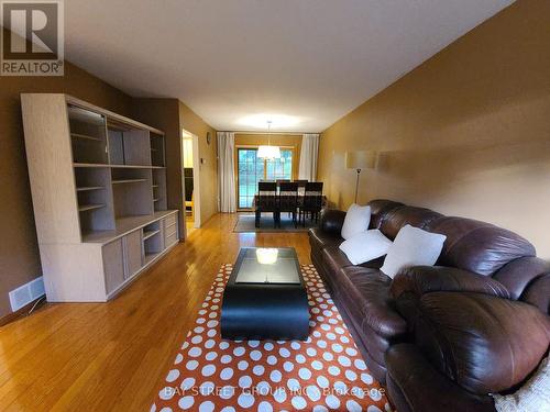 36 Bowater Drive, Toronto, ON - Indoor Photo Showing Living Room