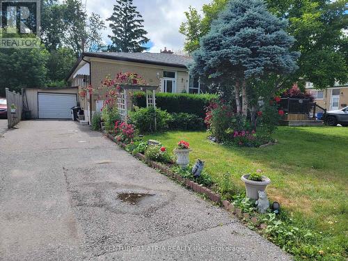 230 Axminster Drive, Richmond Hill, ON - Outdoor