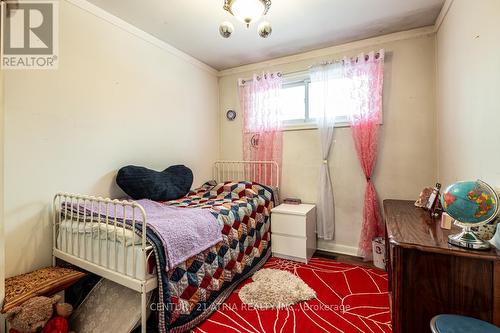 230 Axminster Drive, Richmond Hill, ON - Indoor Photo Showing Bedroom