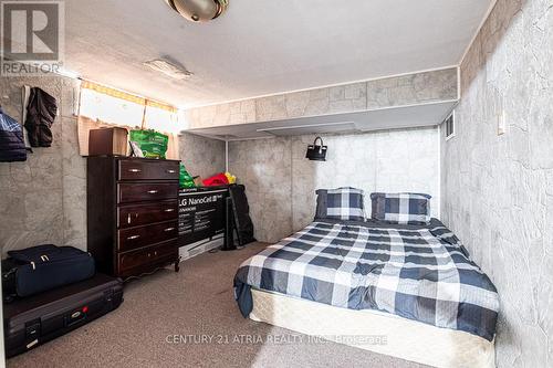 230 Axminster Drive, Richmond Hill (Crosby), ON - Indoor Photo Showing Bedroom