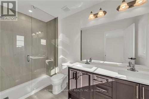 19 - 187 Wilson Street W, Hamilton, ON - Indoor Photo Showing Bathroom