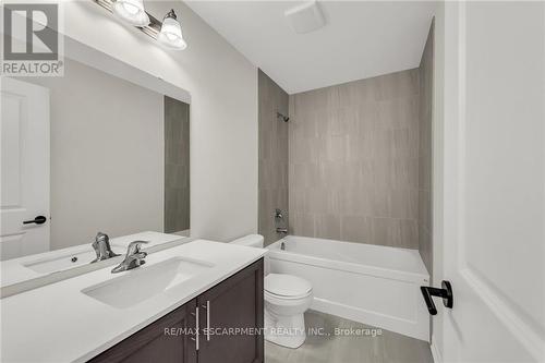 19 - 187 Wilson Street W, Hamilton, ON - Indoor Photo Showing Bathroom