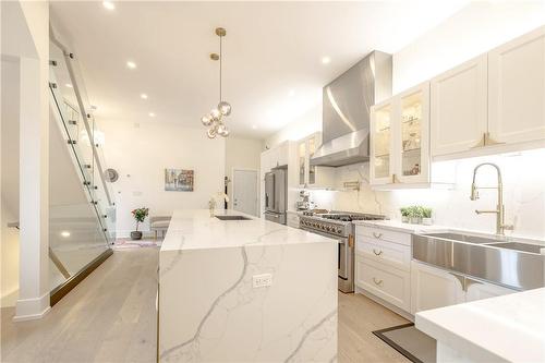 158 Symington Avenue, Toronto, ON - Indoor Photo Showing Kitchen With Upgraded Kitchen
