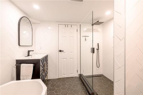 158 Symington Avenue, Toronto, ON - Indoor Photo Showing Bathroom