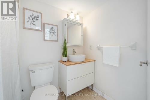 1021 - 18 Laidlaw Street, Toronto, ON - Indoor Photo Showing Bathroom