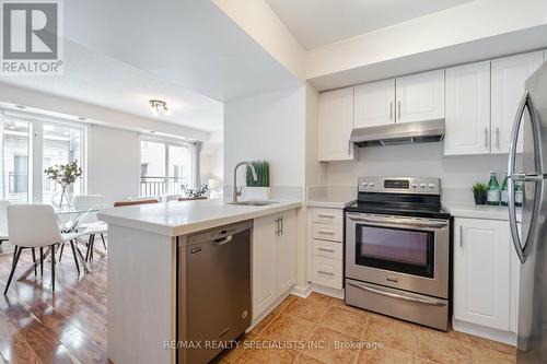 1021 - 18 Laidlaw Street, Toronto, ON - Indoor Photo Showing Kitchen