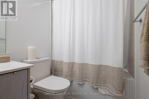 1004 - 1 Cardiff Road, Toronto, ON - Indoor Photo Showing Bathroom
