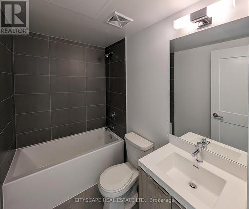 3712 - 8 Widmer Street, Toronto, ON - Indoor Photo Showing Bathroom