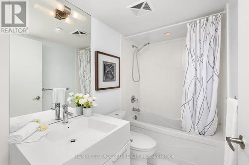 1812 - 25 Capreol Court, Toronto, ON - Indoor Photo Showing Bathroom