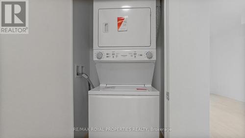 2707 - 15 Mercer Street, Toronto, ON - Indoor Photo Showing Laundry Room