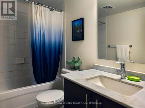 104 Regent Street, Toronto, ON - Indoor Photo Showing Bathroom