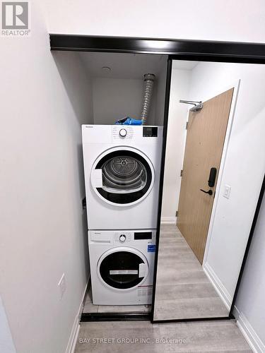 202 - 2369 Danforth Avenue, Toronto, ON - Indoor Photo Showing Laundry Room