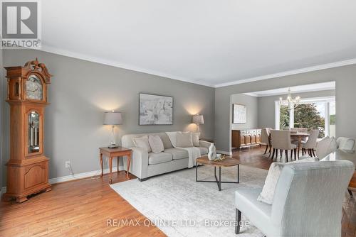 12510 Loyalist Parkway, Prince Edward County, ON - Indoor Photo Showing Living Room