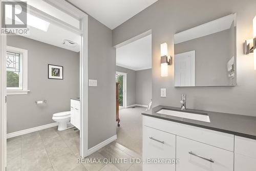 12510 Loyalist Parkway, Prince Edward County, ON - Indoor Photo Showing Bathroom