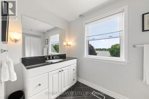 12510 Loyalist Parkway, Prince Edward County, ON - Indoor Photo Showing Bathroom