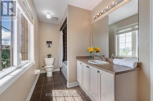 33 Bon Echo Trail, Brampton, ON - Indoor Photo Showing Bathroom