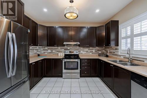 33 Bon Echo Trail, Brampton, ON - Indoor Photo Showing Kitchen With Double Sink