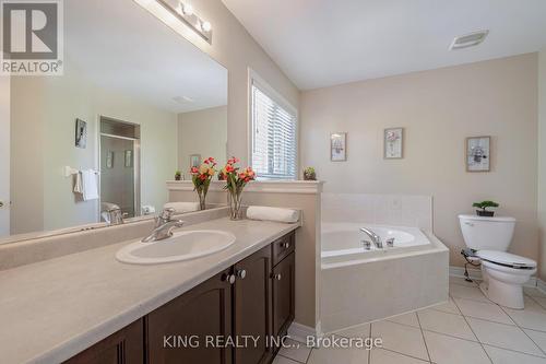 33 Bon Echo Trail, Brampton, ON - Indoor Photo Showing Bathroom