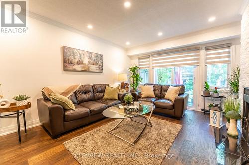 41 - 2199 Burnhamthorpe Road W, Mississauga, ON - Indoor Photo Showing Living Room