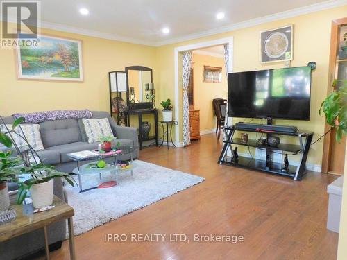 479 Pinetree Crescent, Cambridge, ON - Indoor Photo Showing Living Room
