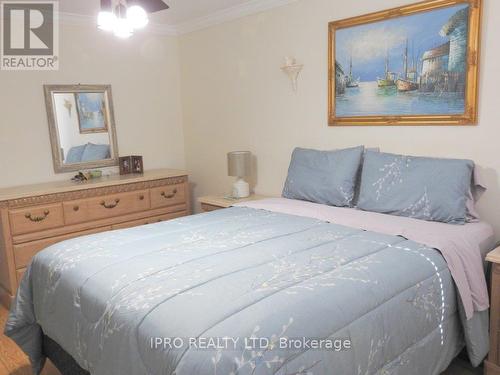 479 Pinetree Crescent, Cambridge, ON - Indoor Photo Showing Bedroom