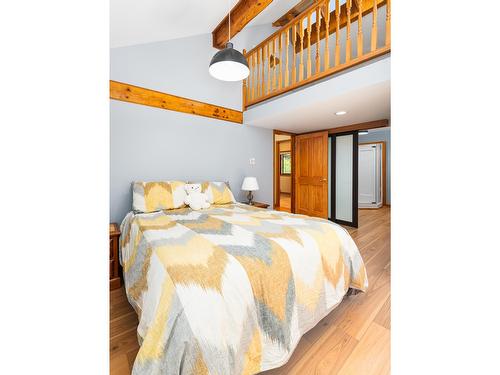 2093 Corn Creek Road, Creston, BC - Indoor Photo Showing Bedroom