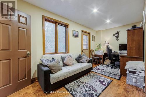 428239 25 Sideroad, Mono, ON - Indoor Photo Showing Living Room