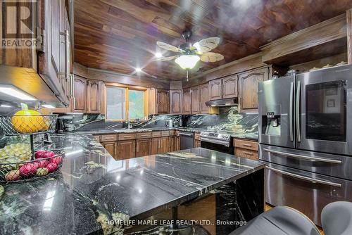 428239 25 Side Road, Mono, ON - Indoor Photo Showing Kitchen With Double Sink