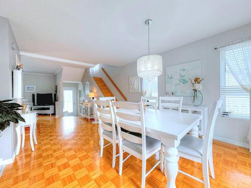 Salle Ã  manger - 1337 Rue Comtois, Sainte-Julie, QC - Indoor Photo Showing Dining Room