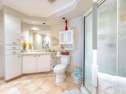 Ensuite bathroom - 