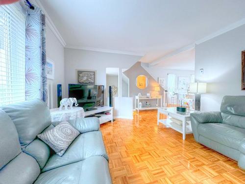 Living room - 1337 Rue Comtois, Sainte-Julie, QC - Indoor Photo Showing Living Room
