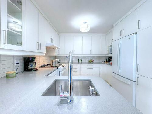 Kitchen - 1337 Rue Comtois, Sainte-Julie, QC - Indoor Photo Showing Kitchen With Double Sink