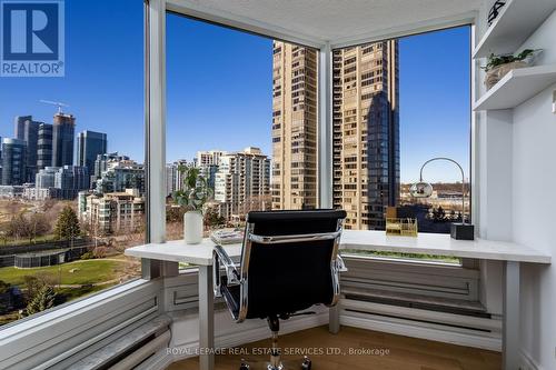 809 - 1 Palace Pier Court, Toronto, ON - 